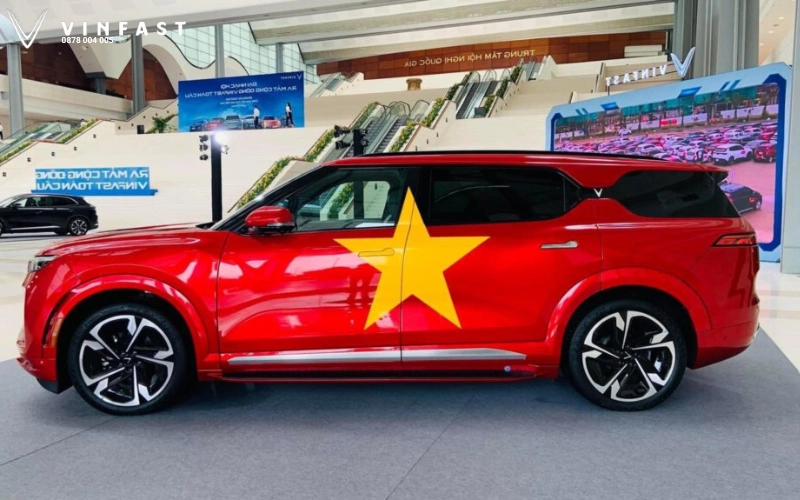vinfast vf9 cờ đỏ sao vàng