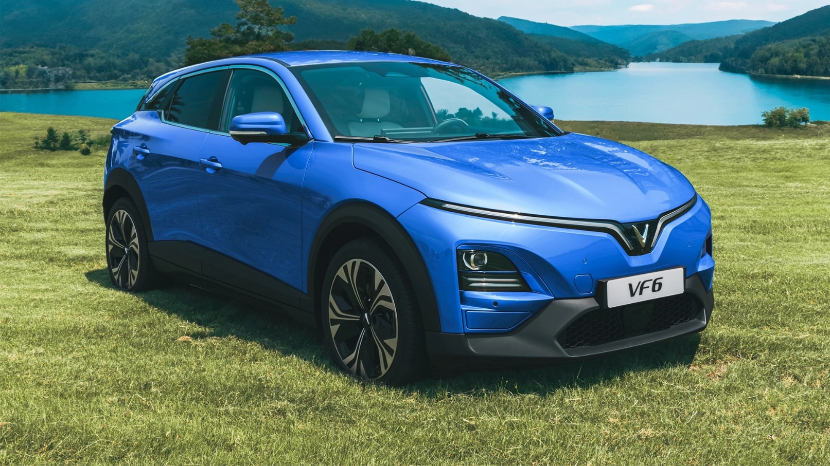 ô tô điện vinfast tri ân ngày nhà giáo việt nam