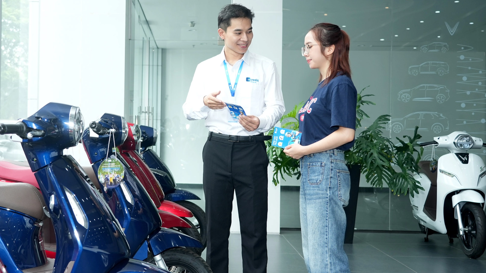 vinfast hợp tác với mcredit hỗ trợ tài chính cho khách hàng mua xe máy điện