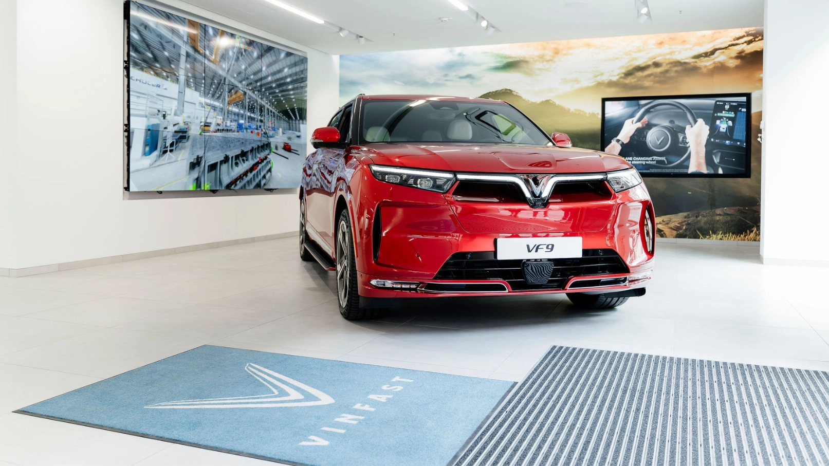 vinfast vf9 trưng bài ở berlin